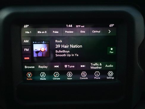 Used 2023 Jeep Wrangler Unlimited w/ Cold Weather Group image 17