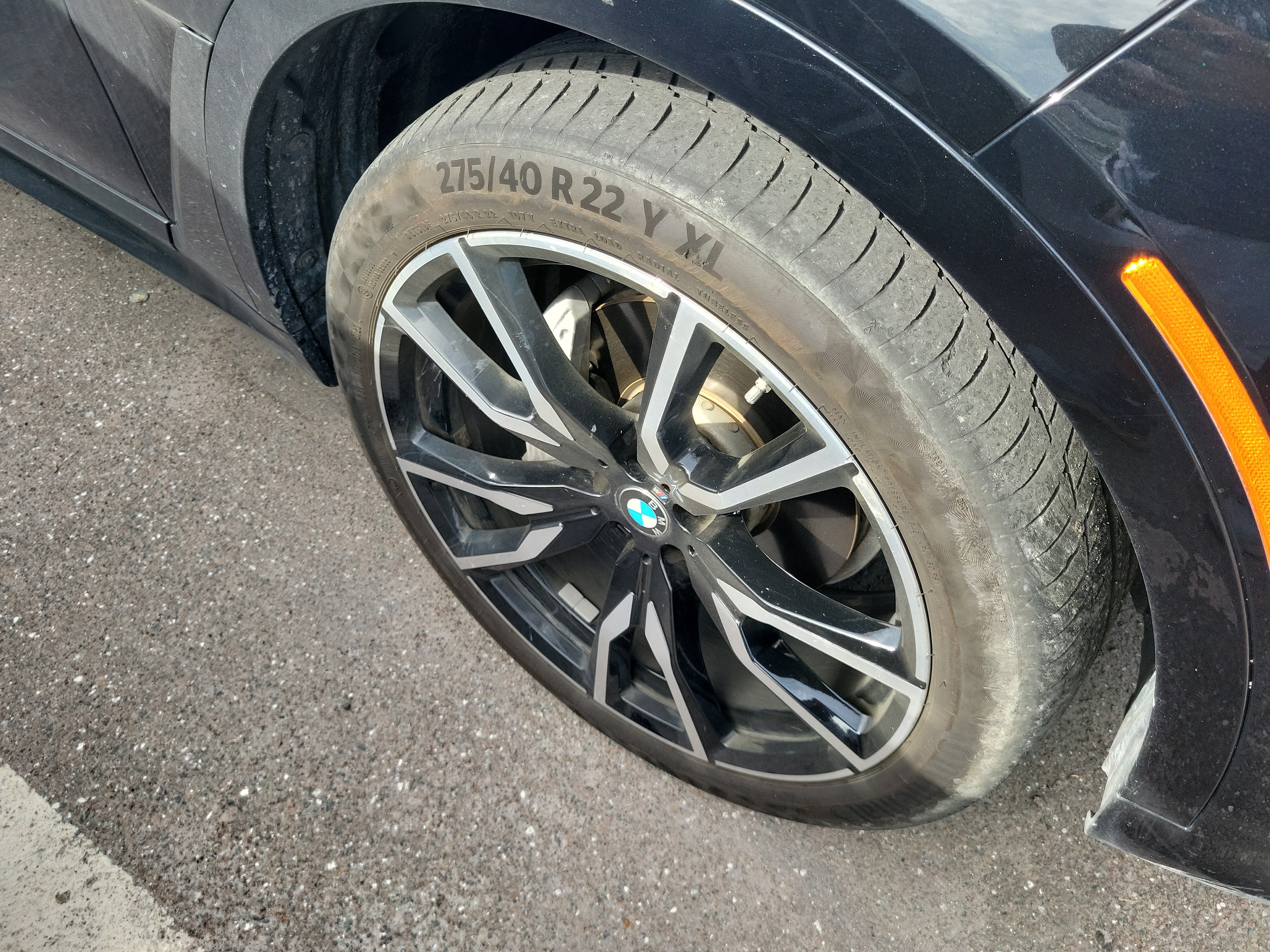 Used 2020 BMW X7 xDrive40i w/ M Sport Package AWD/4WD image 4