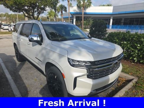 Used 2023 Chevrolet Suburban Premier image 2