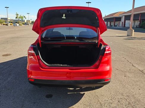 Used 2017 Ford Focus SE FWD image 13