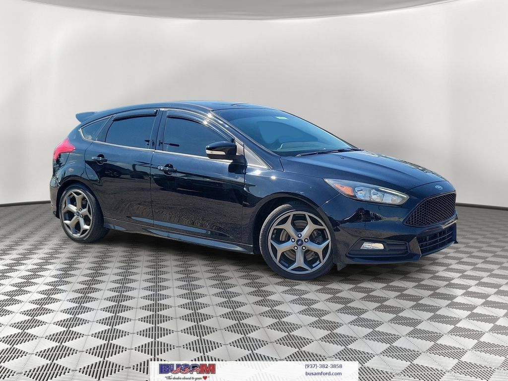 Used 2018 Ford Focus ST FWD 360° Tour