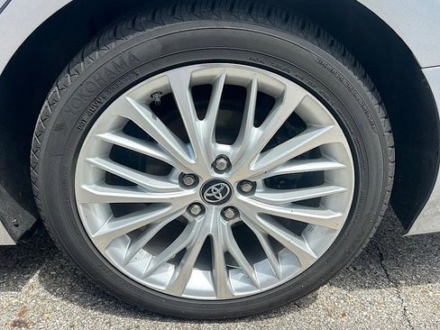 Certified 2019 Toyota Camry XLE FWD image 31
