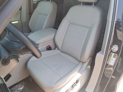 Certified 2023 Volkswagen Atlas SE w/ Panoramic Sunroof Package AWD/4WD image 16