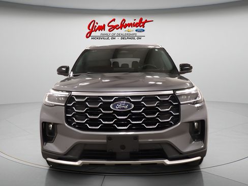 Used 2025 Ford Explorer Platinum AWD/4WD image 3