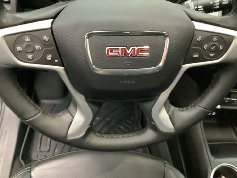 Used 2024 GMC Terrain SLT FWD image 15