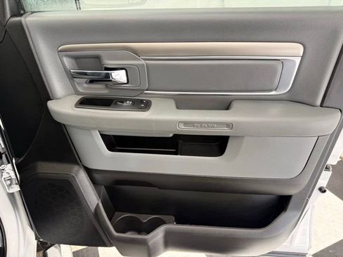 Used 2018 RAM 3500 SLT w/ Luxury Group image 22