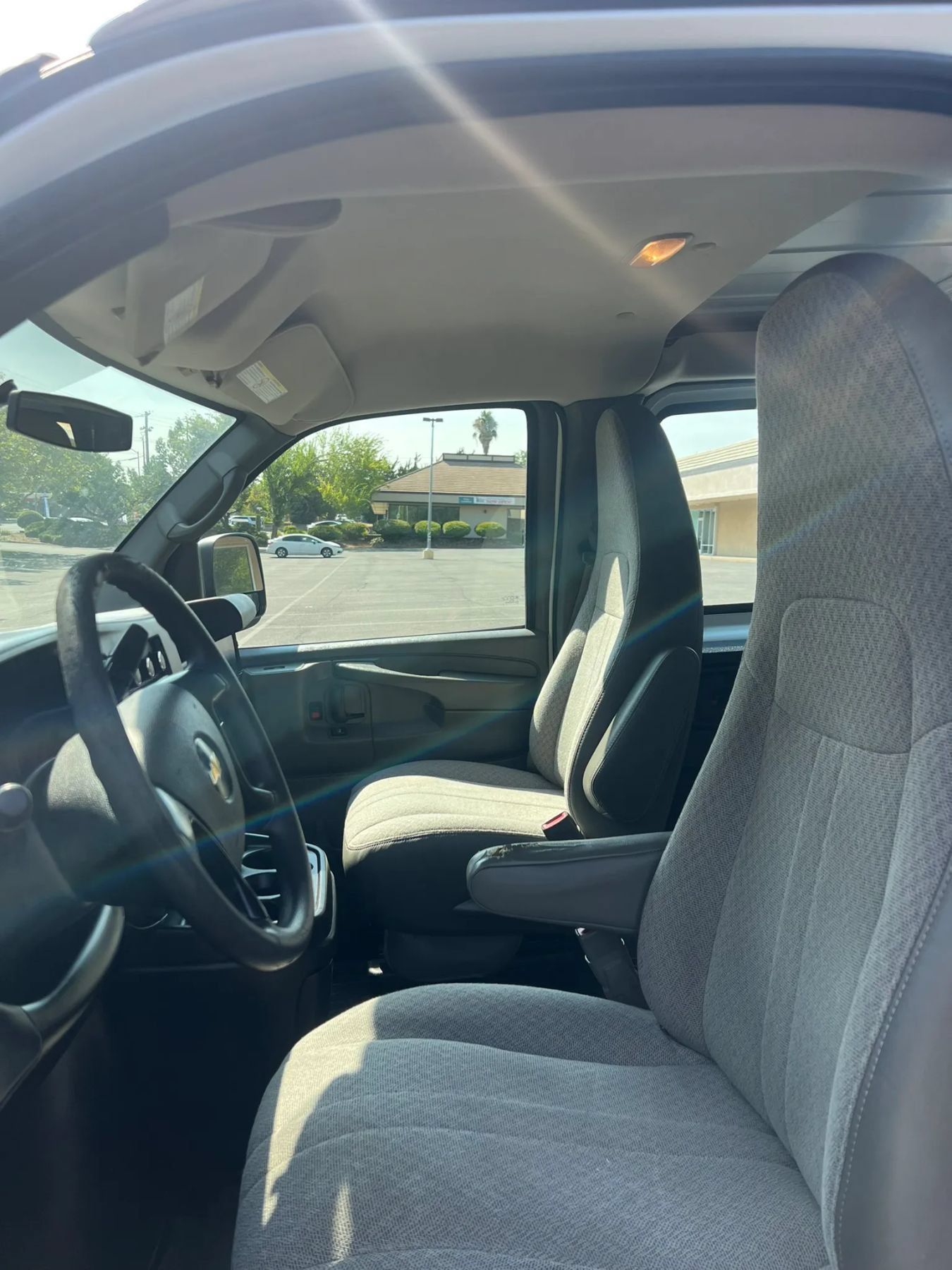 Used 2014 Chevrolet Express 2500 RWD image 8