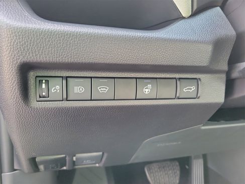 Used 2025 Toyota RAV4 XLE image 21