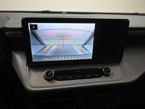 Used 2024 Ford Maverick XLT image 3