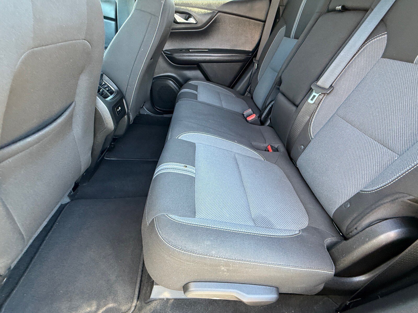 Used 2023 Chevrolet Blazer LT FWD image 11