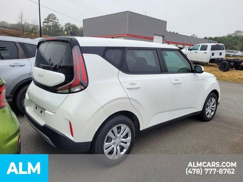 Used 2024 Kia Soul LX image 13