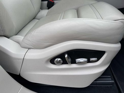 Used 2021 Porsche Cayenne S image 13