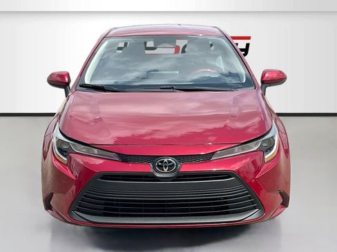 Used 2023 Toyota Corolla LE image 2