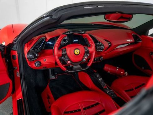 Used 2018 Ferrari 488 Spider RWD image 18