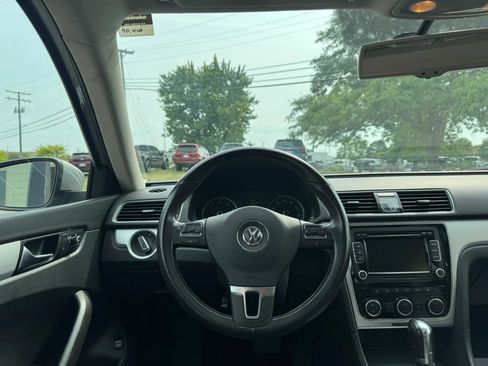 Used 2012 Volkswagen Passat 2.5 SE FWD image 16