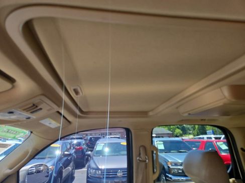 Used 2012 Cadillac Escalade Luxury image 26