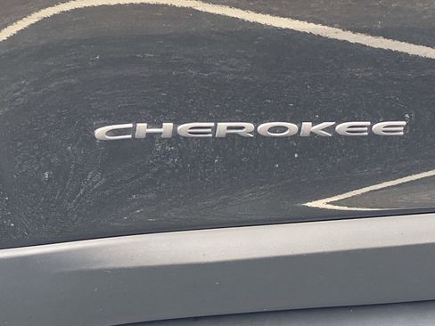 Certified 2022 Jeep Cherokee Trailhawk w/ Trailer Tow Group image 14