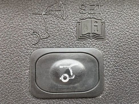 Used 2015 Ford Escape Titanium w/ Equipment Group 301A AWD/4WD image 26