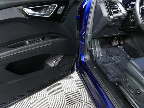 Used 2023 Audi Q4 e-tron Premium Plus w/ Premium Plus image 7