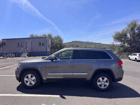 Used 2012 Jeep Grand Cherokee Laredo AWD/4WD image 8
