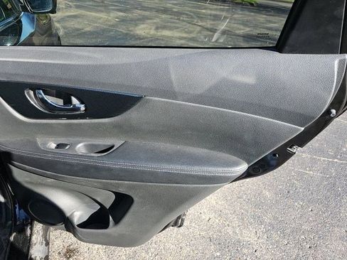Used 2016 Nissan Rogue SL w/ SL Premium Package AWD/4WD image 16