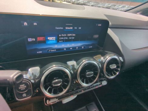 Used 2026 Mercedes-Benz GLA 250 4MATIC image 6