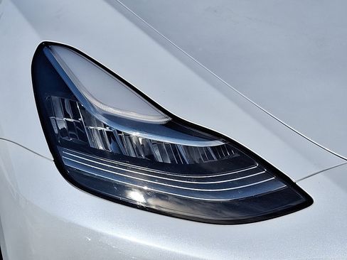 Used 2023 Tesla Model Y Long Range image 10