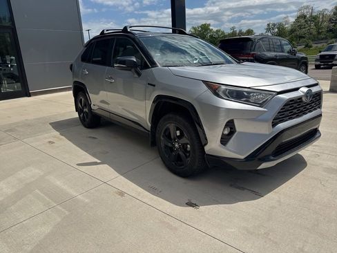 Used 2021 Toyota RAV4 XSE image 2