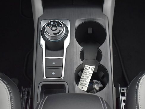 New 2025 Ford Escape SE FWD image 18