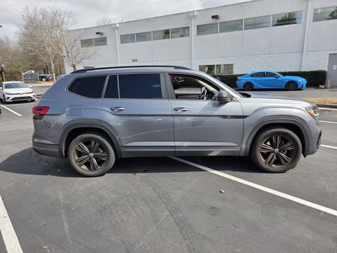 Used 2022 Volkswagen Atlas SEL R-Line image 4