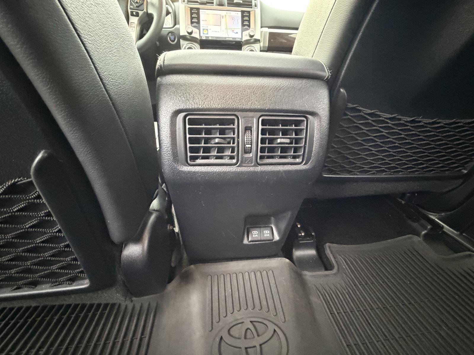 Used 2022 Toyota 4Runner Limited AWD/4WD image 23