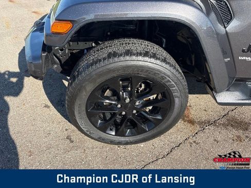 Used 2021 Jeep Wrangler Unlimited Sahara AWD/4WD image 28