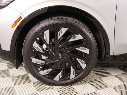 Used 2025 Lincoln Nautilus Reserve w/ Jet Appearance Package AWD/4WD image 19