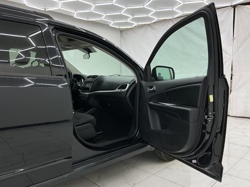 Used 2015 Dodge Journey SXT w/ Flexible Seating Group FWD image 11