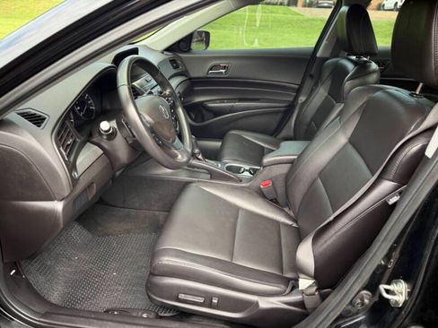 Used 2017 Acura ILX FWD image 11