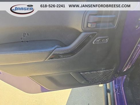 Used 2017 Jeep Wrangler Unlimited Sahara AWD/4WD image 25