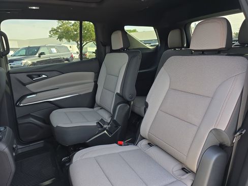 New 2026 Chevrolet Traverse LT w/ Sun and Wheel Package image 15