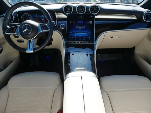 Used 2023 Mercedes-Benz GLC 300 4MATIC image 10