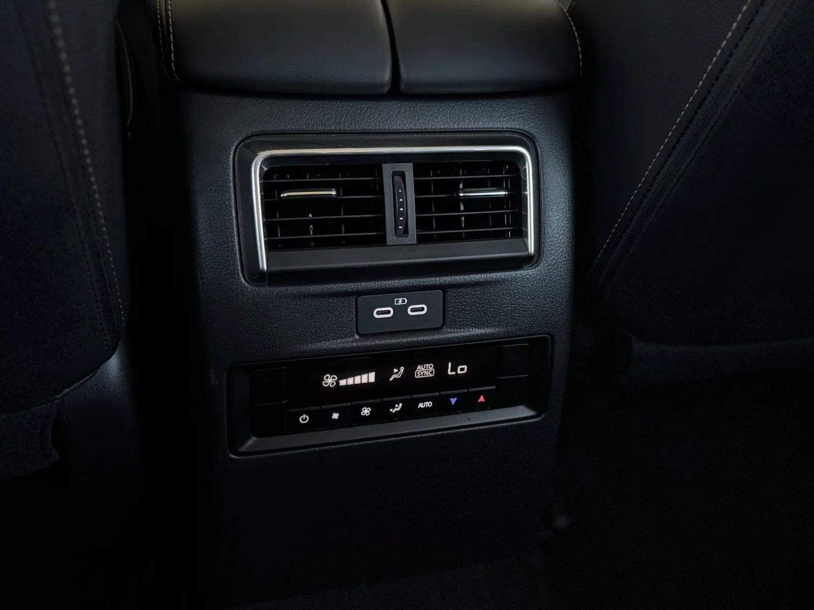 Used 2025 MAZDA CX-70 Plug-In Hybrid w/ Premium Pkg AWD/4WD image 35