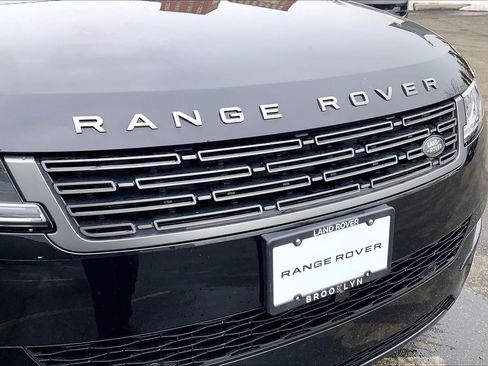 Used 2024 Land Rover Range Rover Sport SE image 6