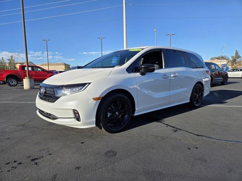 Used 2024 Honda Odyssey Sport image 2