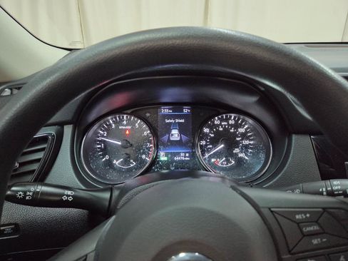 Used 2018 Nissan Rogue S image 27