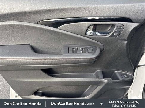 Used 2025 Honda Ridgeline Black Edition image 8