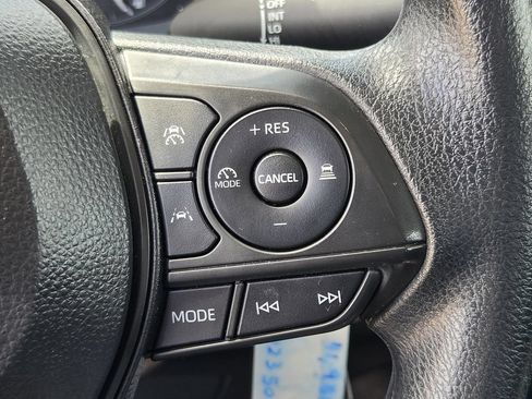 Used 2025 Toyota Corolla LE FWD image 22