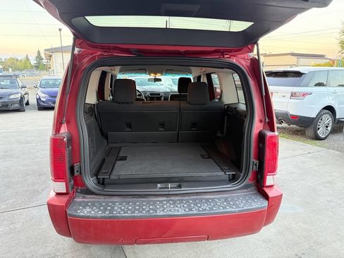 Used 2008 Dodge Nitro SXT image 9