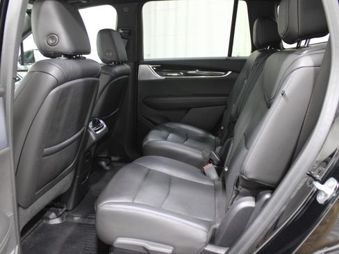 Used 2020 Cadillac XT6 Premium Luxury image 26