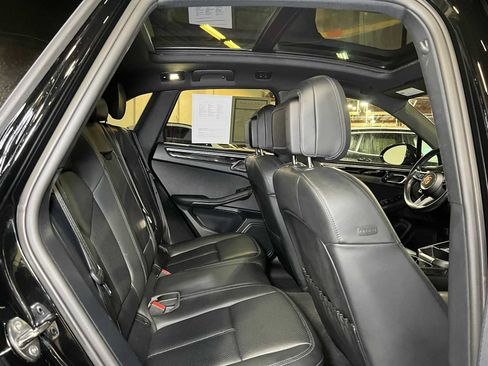 Used 2024 Porsche Macan image 28