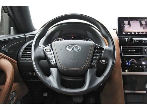 Used 2024 INFINITI QX80 Sensory AWD/4WD image 15