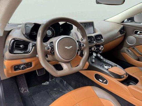 Used 2022 Aston Martin V8 Vantage Roadster RWD image 23