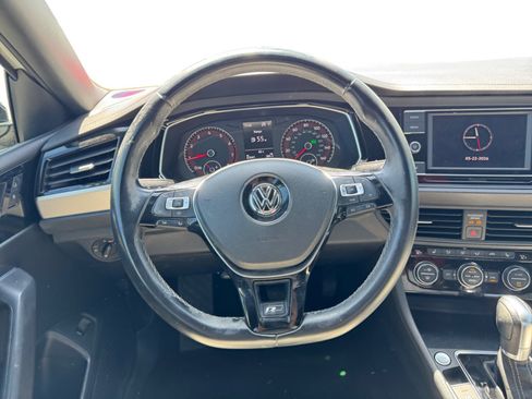 Used 2019 Volkswagen Jetta R-Line FWD image 13